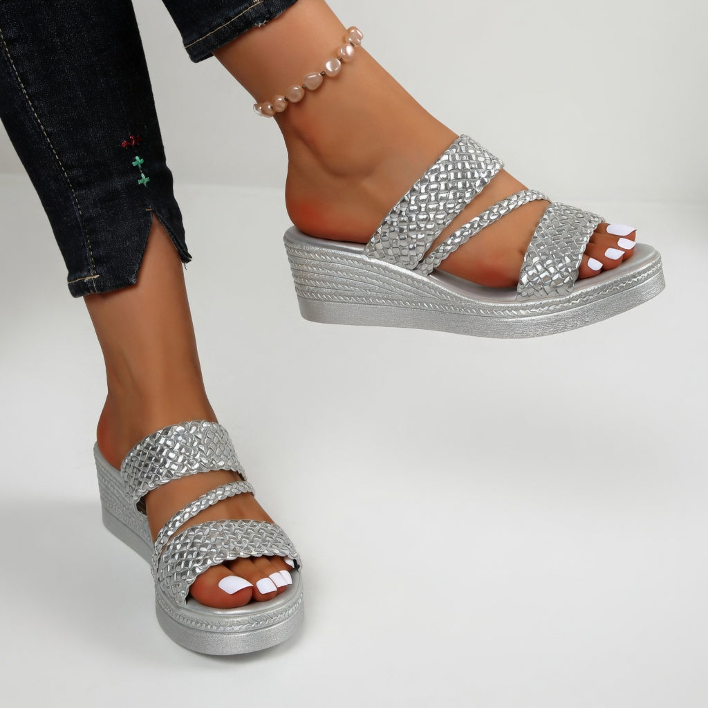 Nori — Bunte, geflochtene Keil-Mule für einen leichten Sommerlook