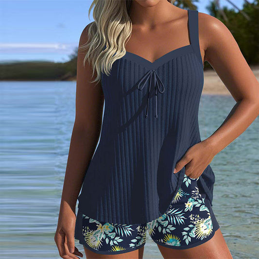 Gestreifter Zweiteiliger Tankini mit passendem Strandhöschen
